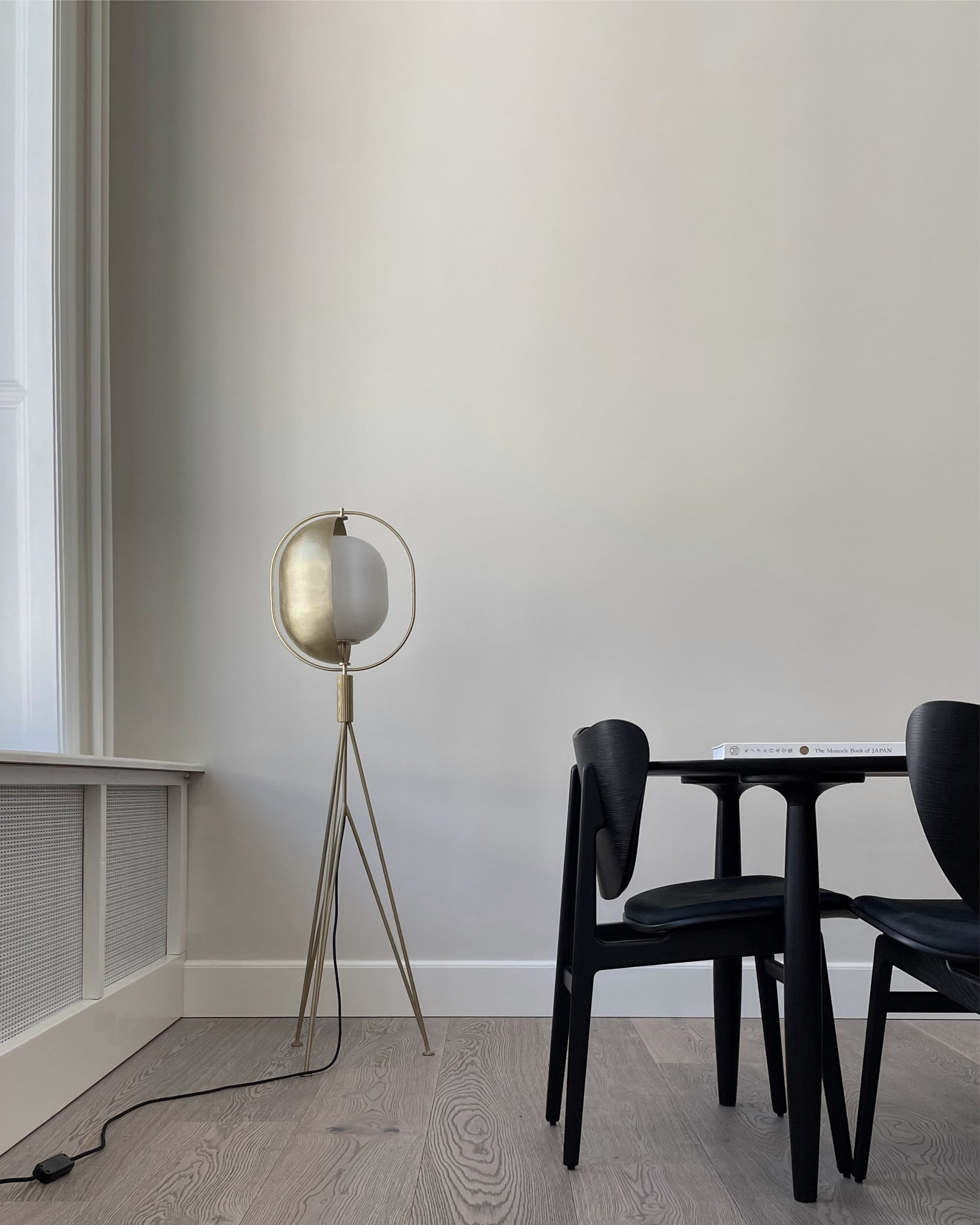 Pearl Floor Lamp - Brass
