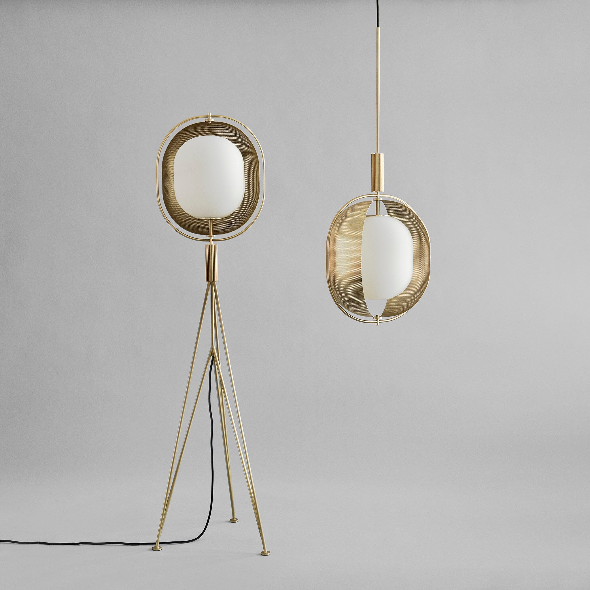 Pearl Floor Lamp - Brass