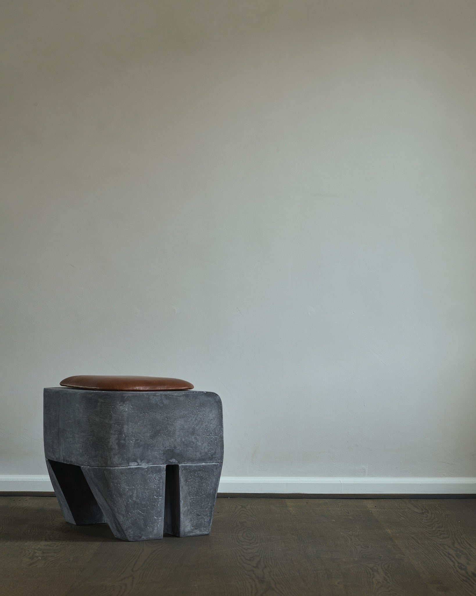 Sculpt Stool - Concrete