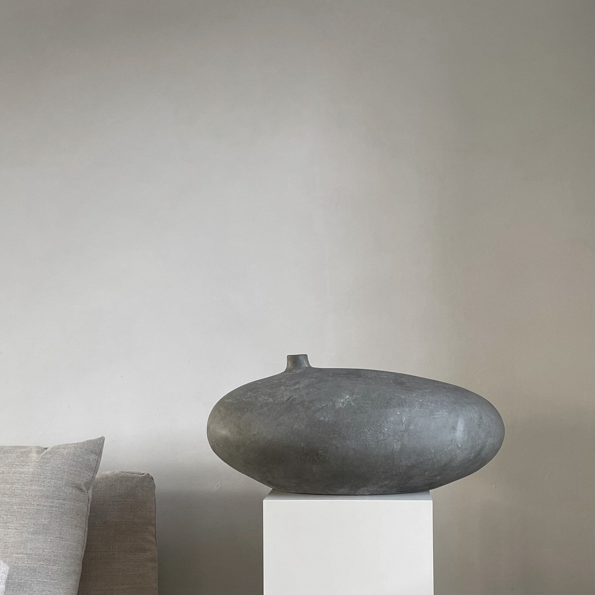 Submarine Vase, Fat - Dark grey