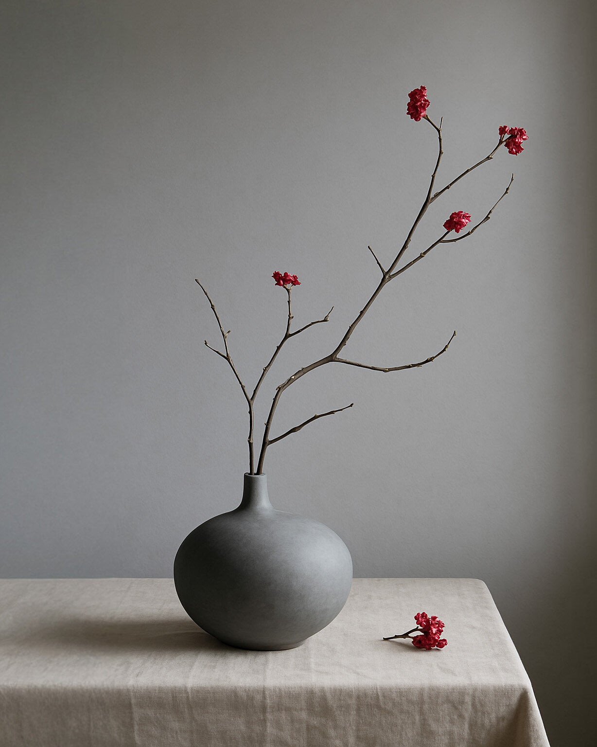 Submarine Vase, Small - Dark Grey