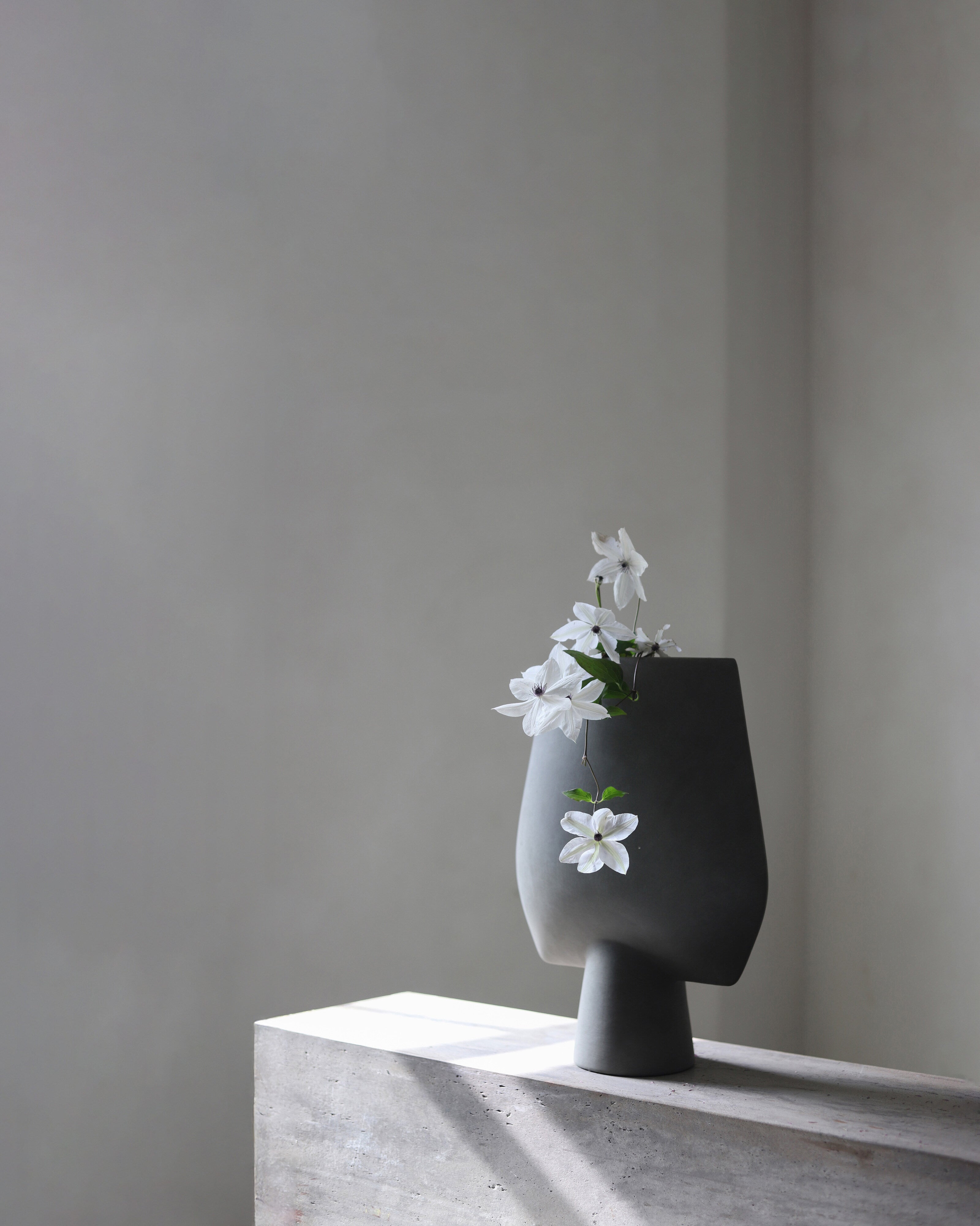 Sphere Vase Square, Big - Dark Grey