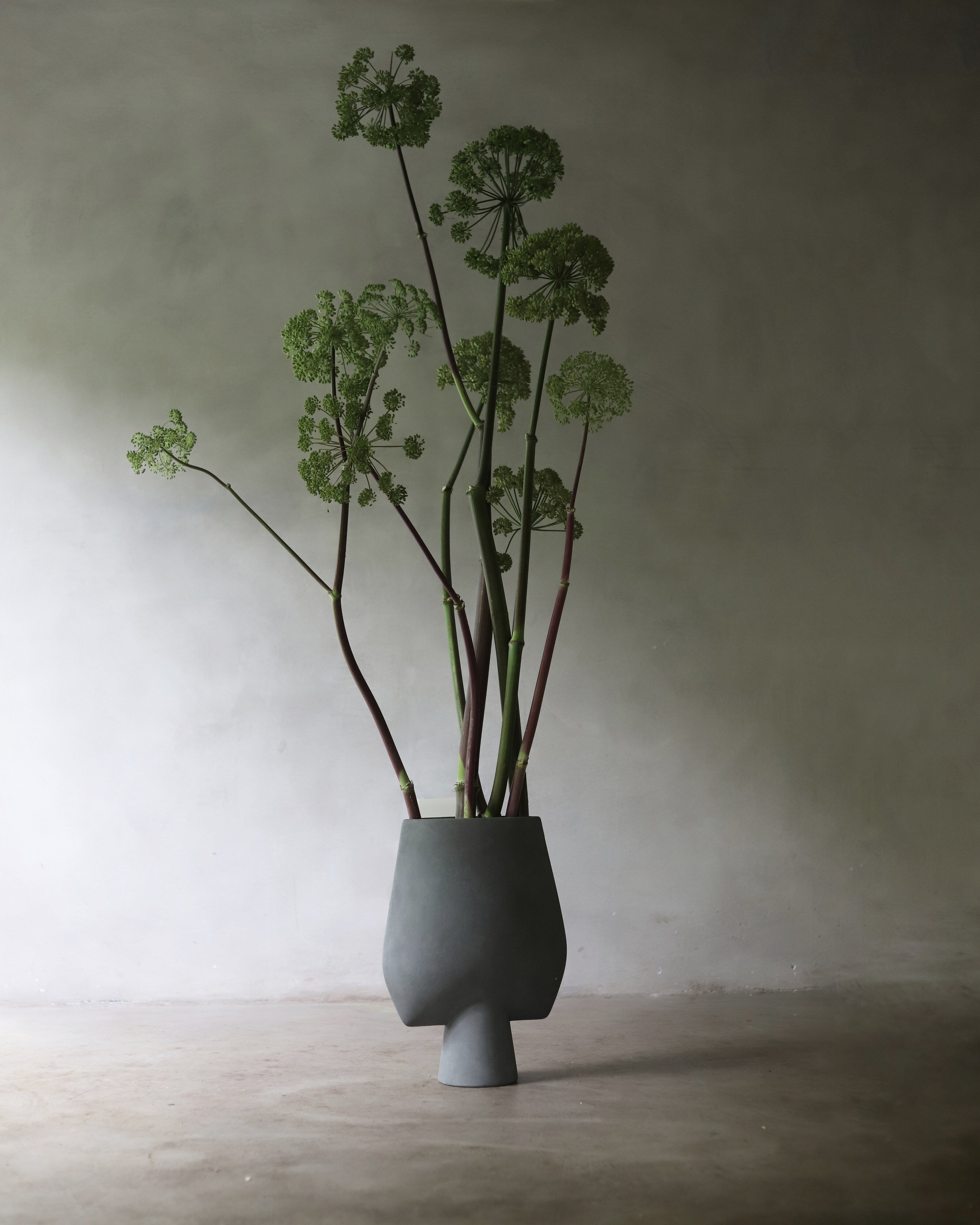 Sphere Vase Square, Big - Dark Grey