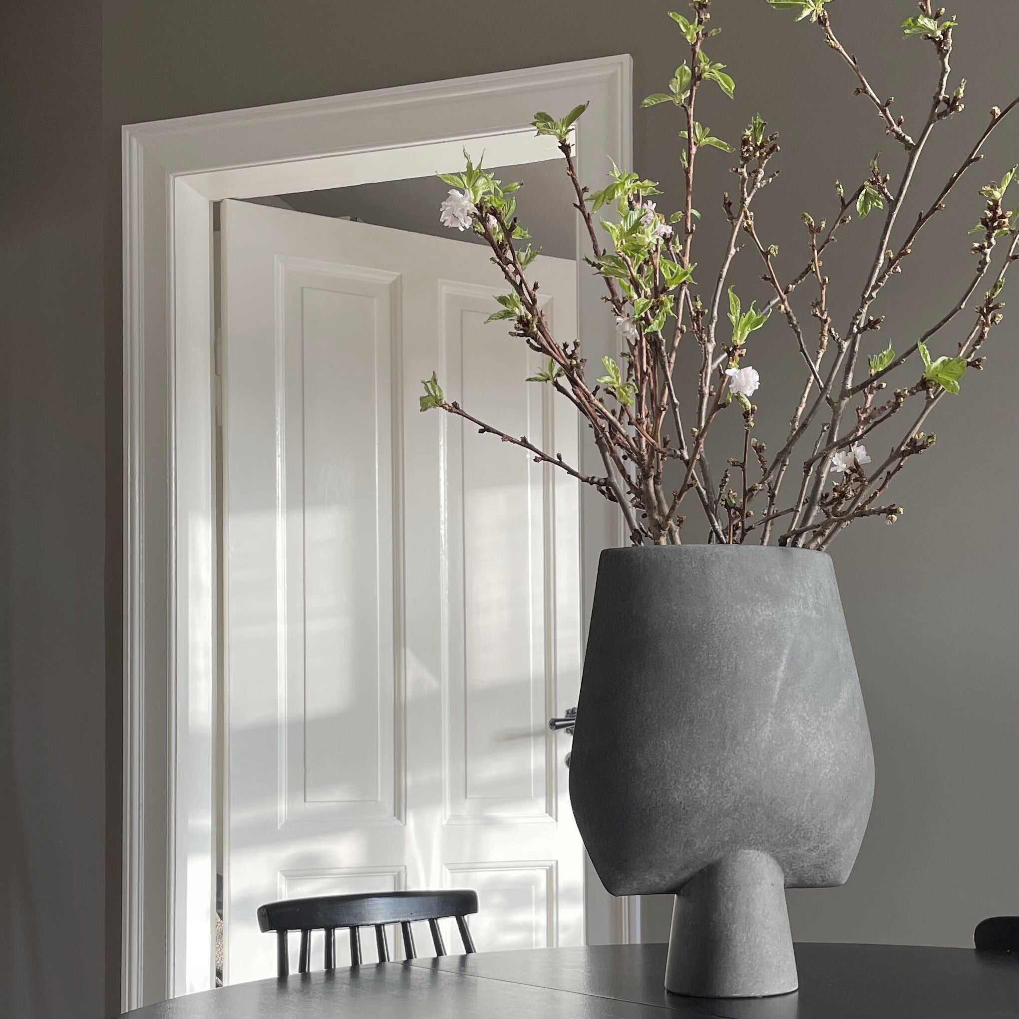 Sphere Vase Square, Big - Dark Grey