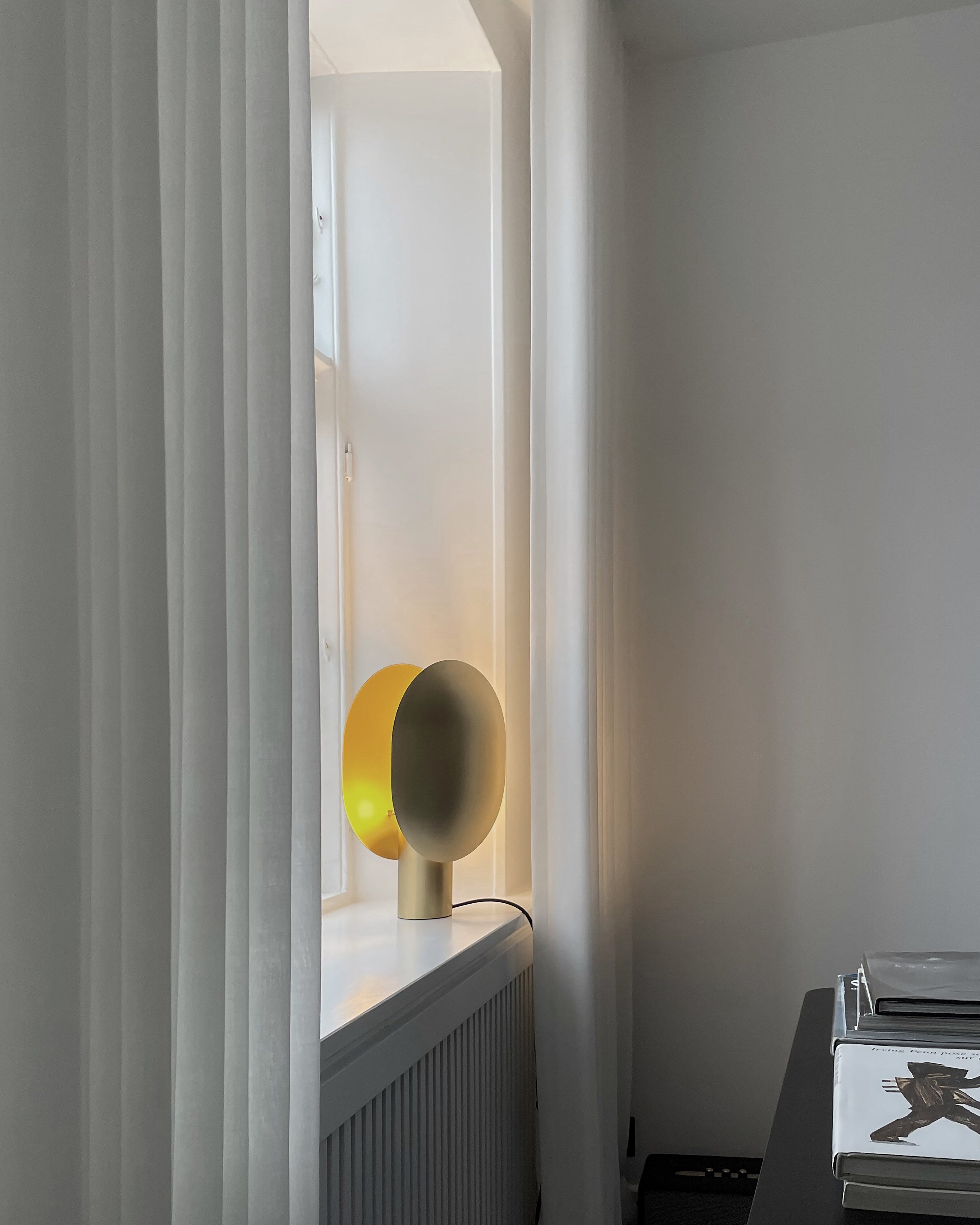 Clam Table Lamp - Brass