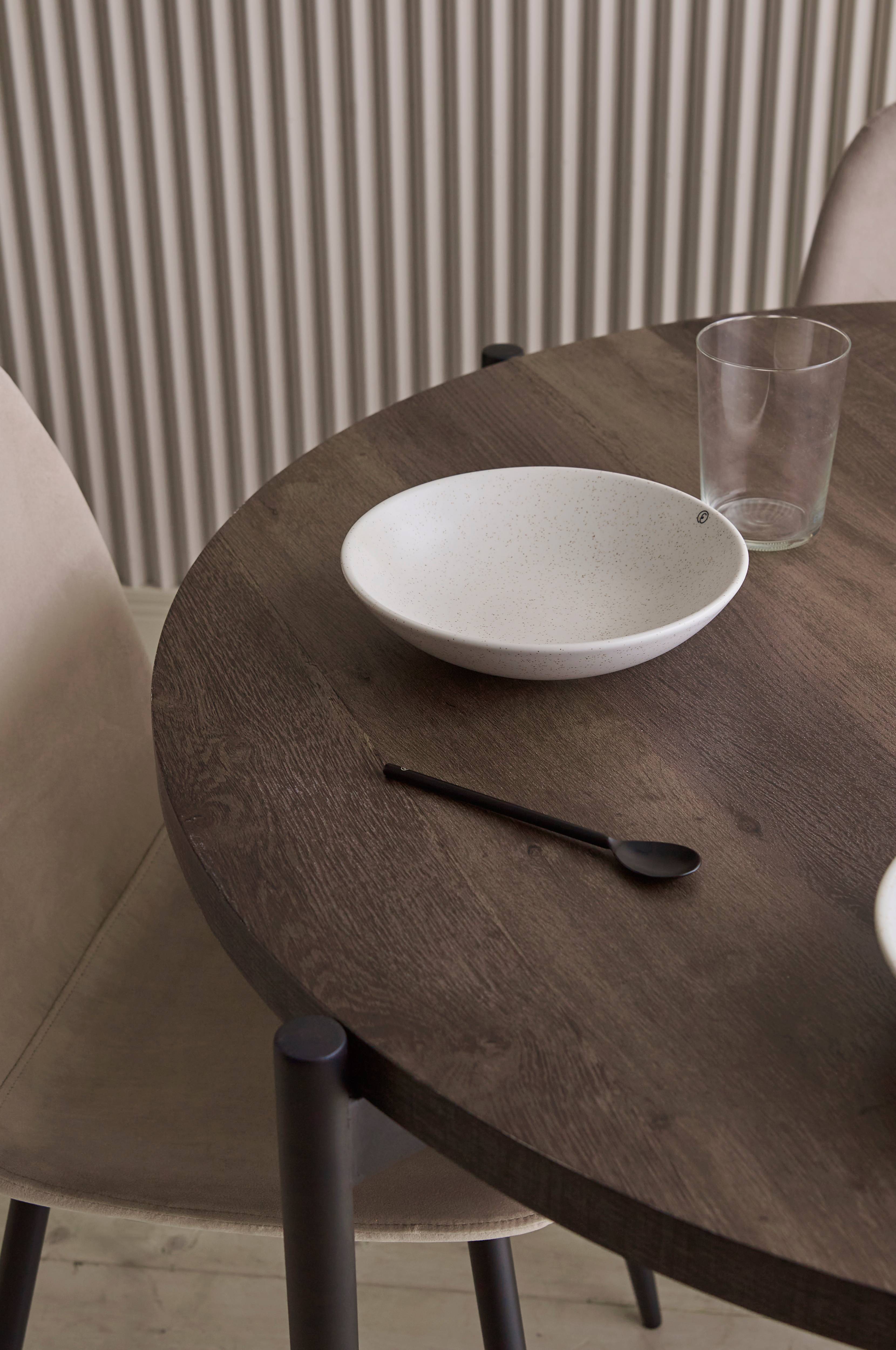Spisegruppe Gilda med 1 bord og 4 stoler