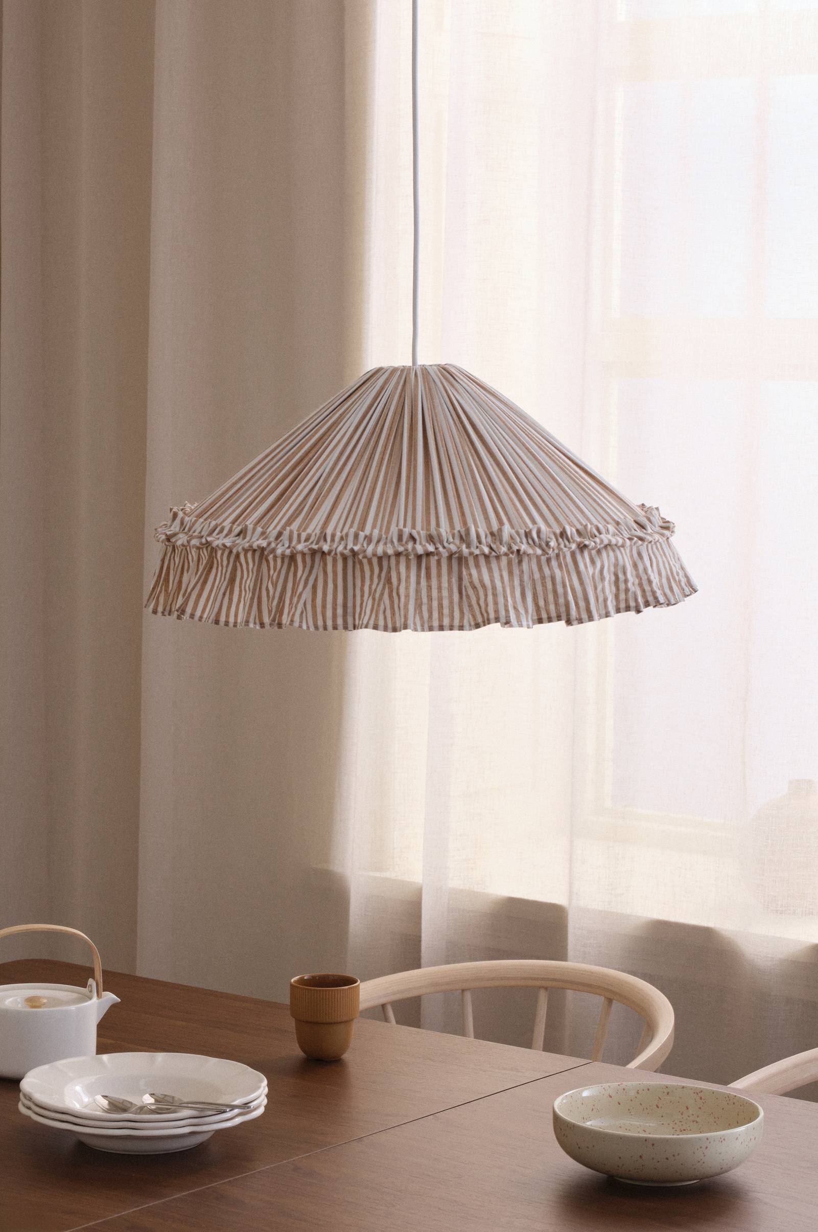 Taklampe Hattie