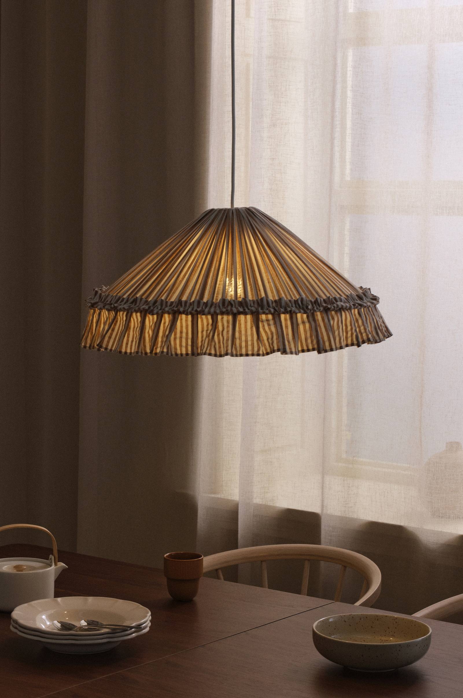 Taklampe Hattie