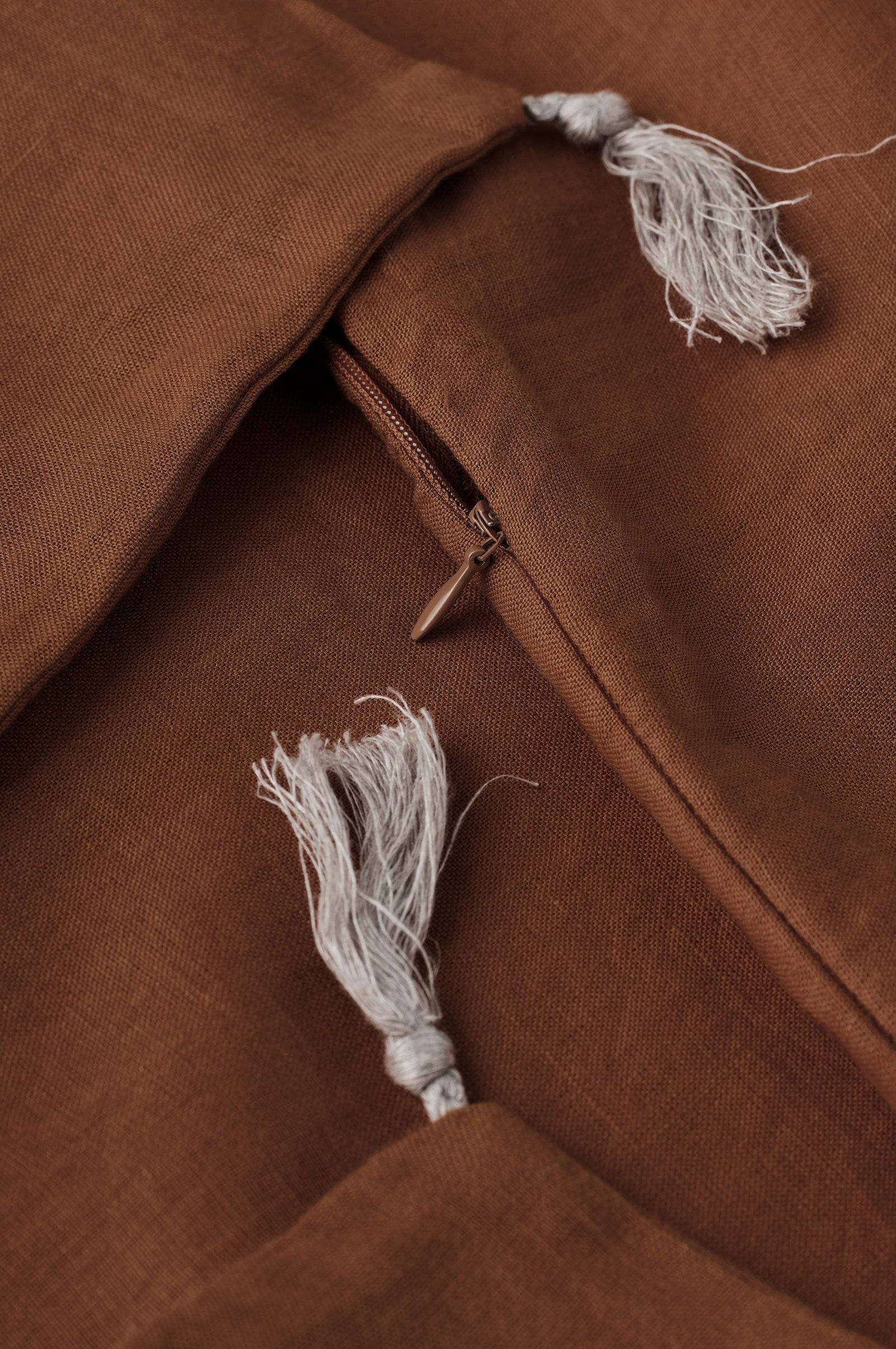 Putetrekk Candice Tassel i vasket lin 50x50 cm