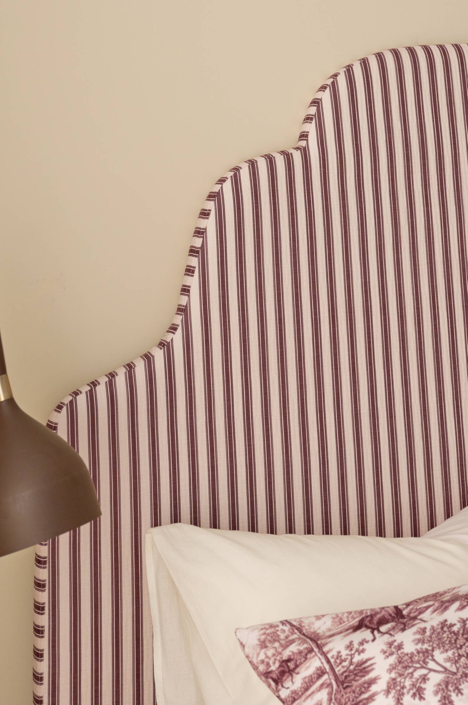 Sengegavl Stripe