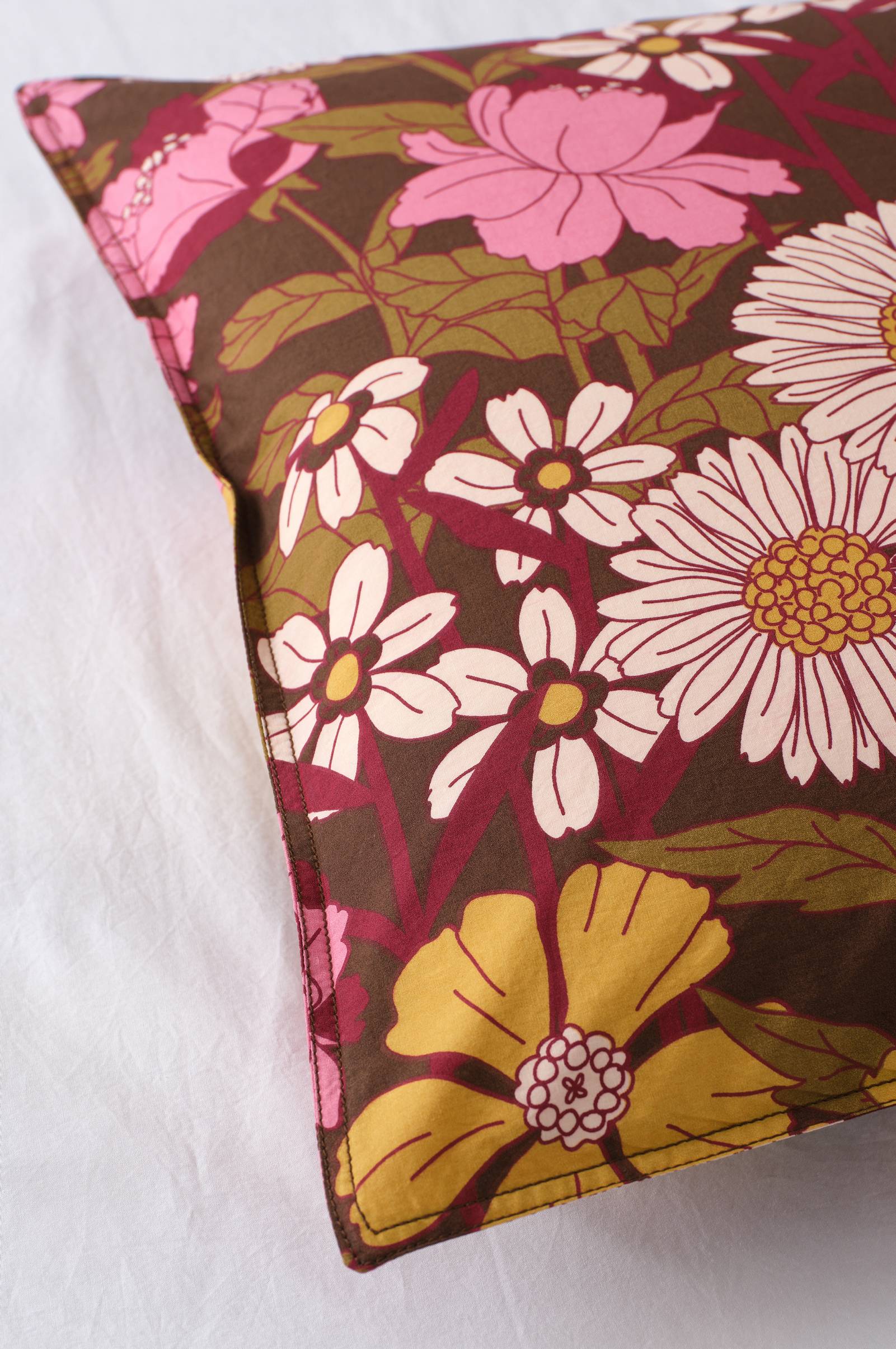 Sengesett Avery Flower i bomullspercale 2 eller 3 stykker
